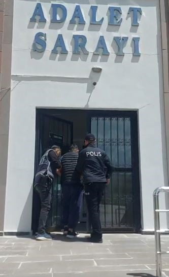 SİVAS’TA HIRSIZLIK SUÇUNDAN KESİNLEŞMİŞ HAPİS CEZASI BULUNAN FİRARİ ŞAHIS YAKALANDI.