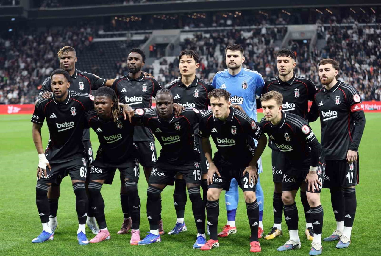 SİYAH-BEYAZLILAR, KONYASPOR KARŞISINDA SAHAYA ERSİN DESTANOĞLU, AMİR MURİLLO, EMMANUEL AGBADOU...
