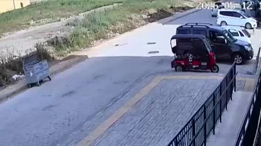 Sokak köpeklerinin saldırdığı 7 yaşındaki çocuğun korku dolu anları kamerada