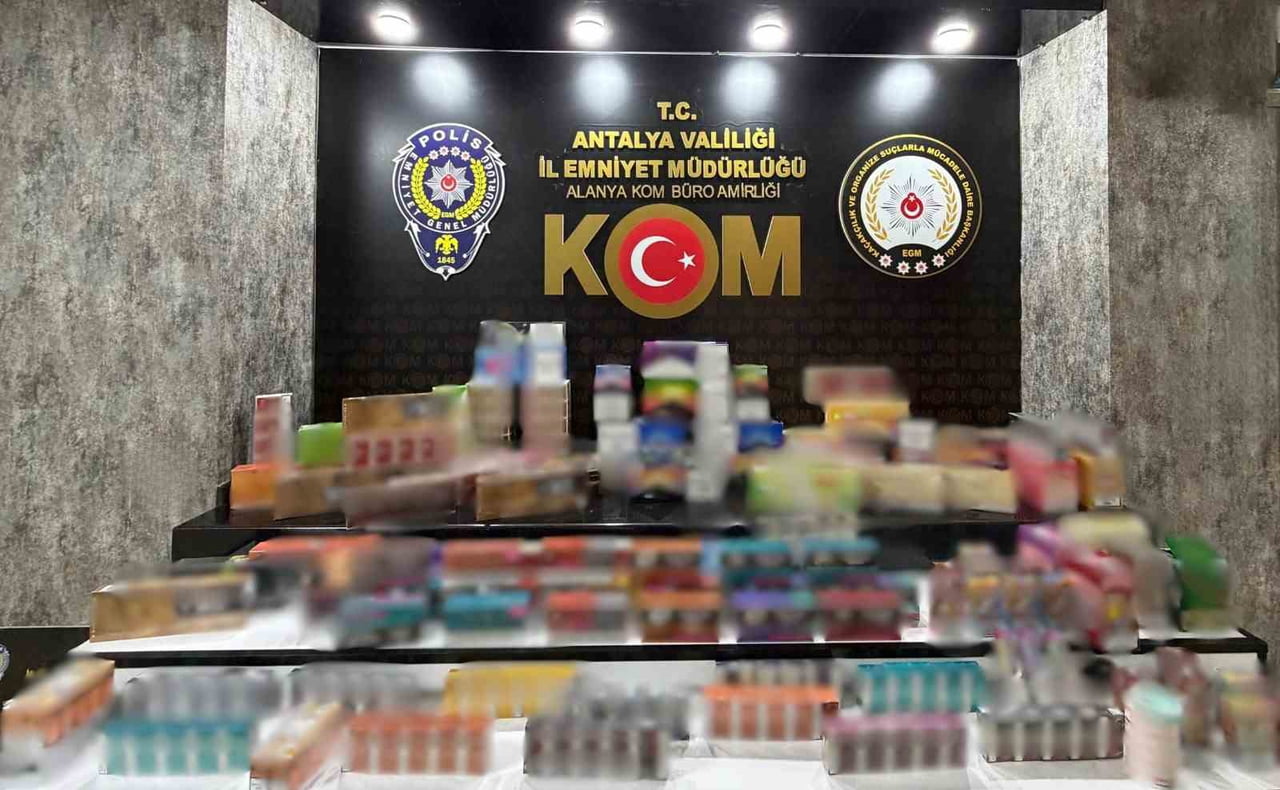 SON BİR HAFTADA DÜZENLENEN OPERASYONLARDA ÇOK SAYIDA SİLAH VE KAÇAK ÜRÜN ELE GEÇİRİLDİ