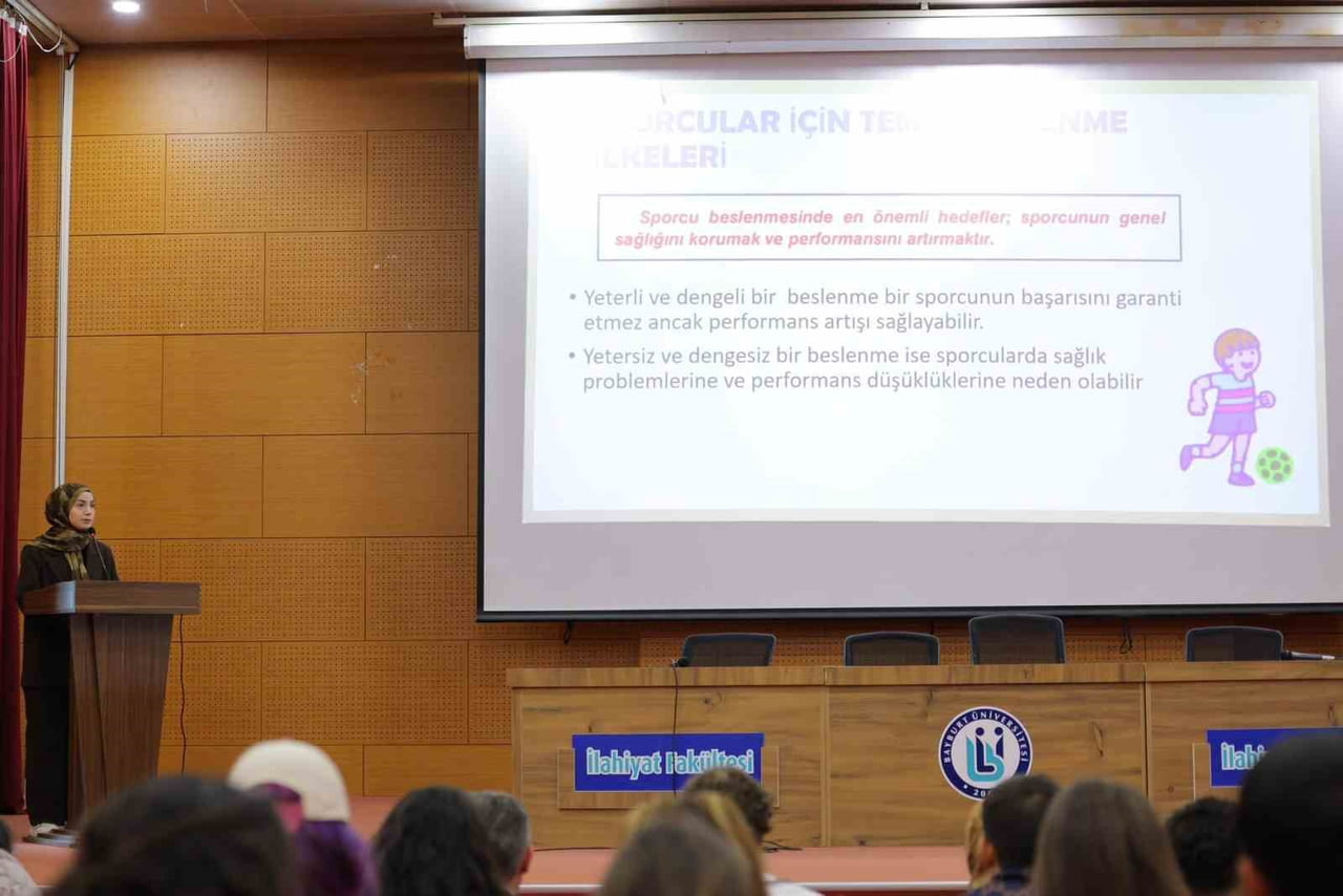 SPOR BİLİMLERİ ÖĞRENCİLERİNE SAĞLIKLI YAŞAM EĞİTİMİ VERİLDİ