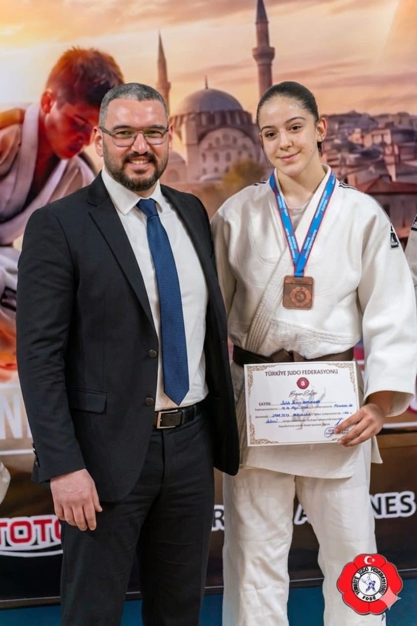 SPOR TOTO MİNİKLER TÜRKİYE JUDO ŞAMPİYONASI’NDA 63 KİLOGRAM SPORCUSU SELDA BEREN SARIKAYA BRONZ...