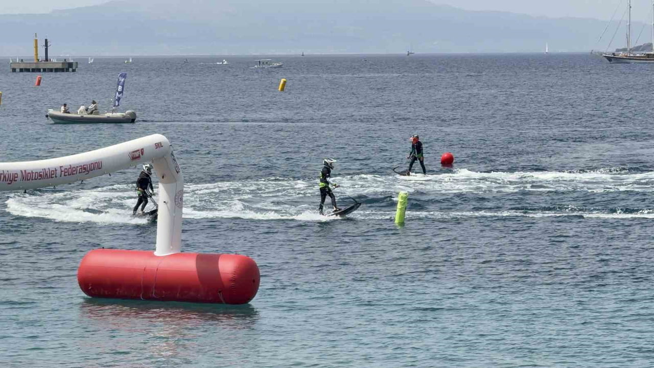 SU JETİ, FLYBOARD VE MOTOSURF TÜRKİYE ŞAMPİYONASI 1. AYAK YARIŞLARI, PAŞATARLASI HALK PLAJI’NDA...