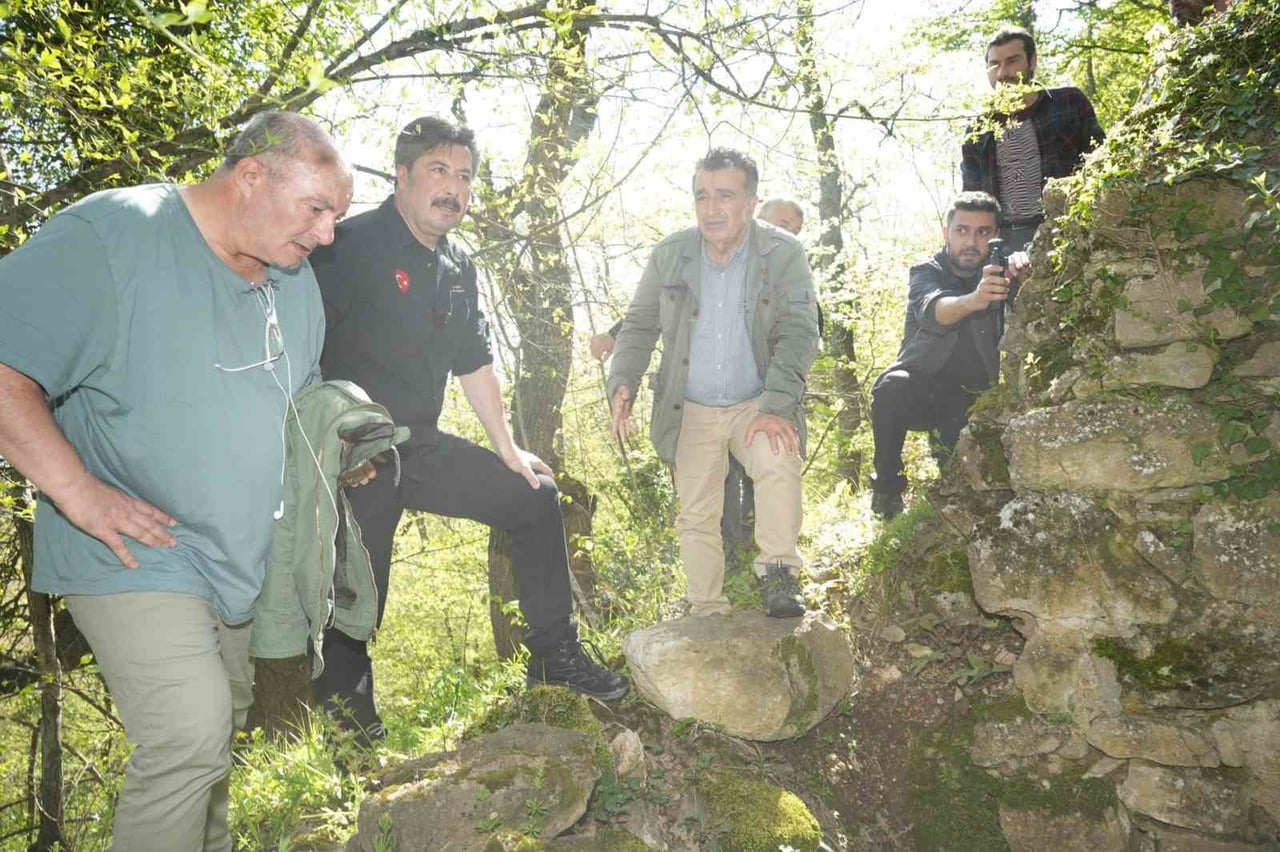 SÜLEYMANİYE (HİSAR) KALESİ’NİN BULUNDUĞU BÖLGEDE BUÜ ARKEOLOJİ ANABİLİM DALI BAŞKANI PROF. DR....