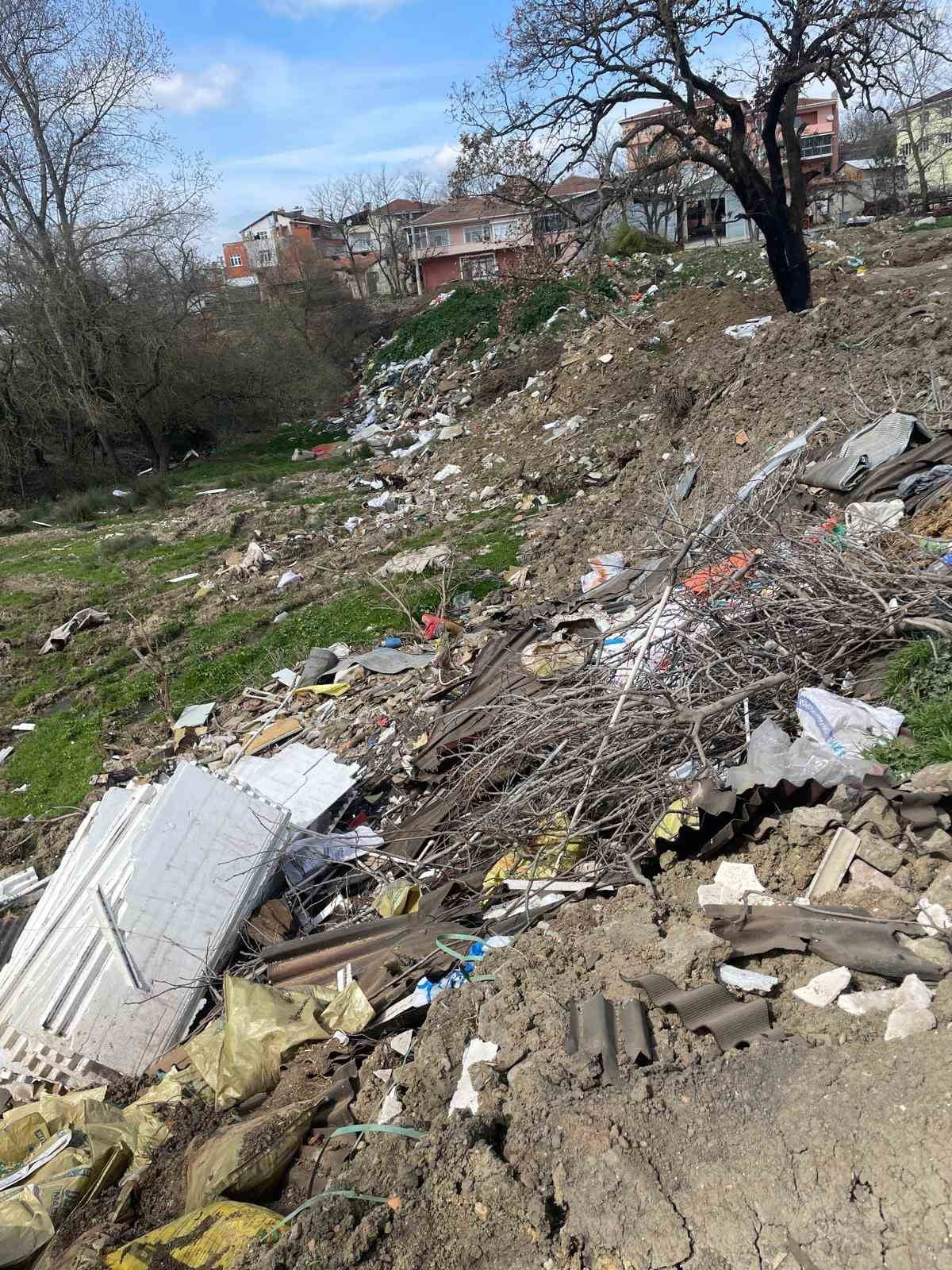 SÜLEYMANPAŞA İLÇESİNE BAĞLI KARACAKILAVUZ MAHALLESİ’NDE DERE YATAĞI VE TARIM ARAZİLERİ YAKINLARINA...