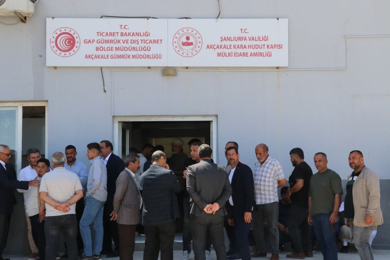 SURİYE'DE BAŞLAYAN İÇ KARIŞIKLIKLAR NEDENİYLE 2014 YILINDA SİVİL GEÇİŞLERE KAPATILAN AKÇAKALE...