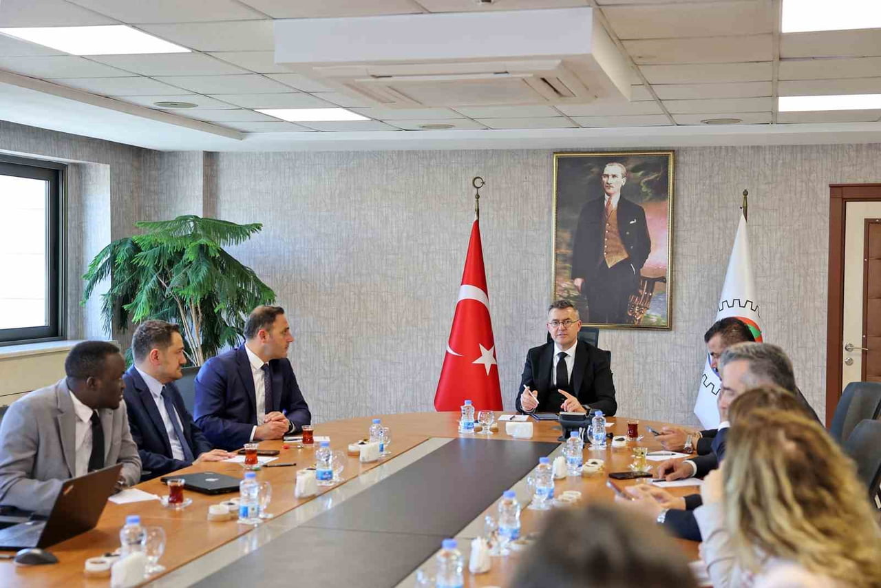 SURİYE’DE SAVAŞIN SONA ERMESİNİN ARDINDAN BAŞLAYAN YENİDEN YAPILANMA SÜRECİ KAPSAMINDA, MERSİN İLE...