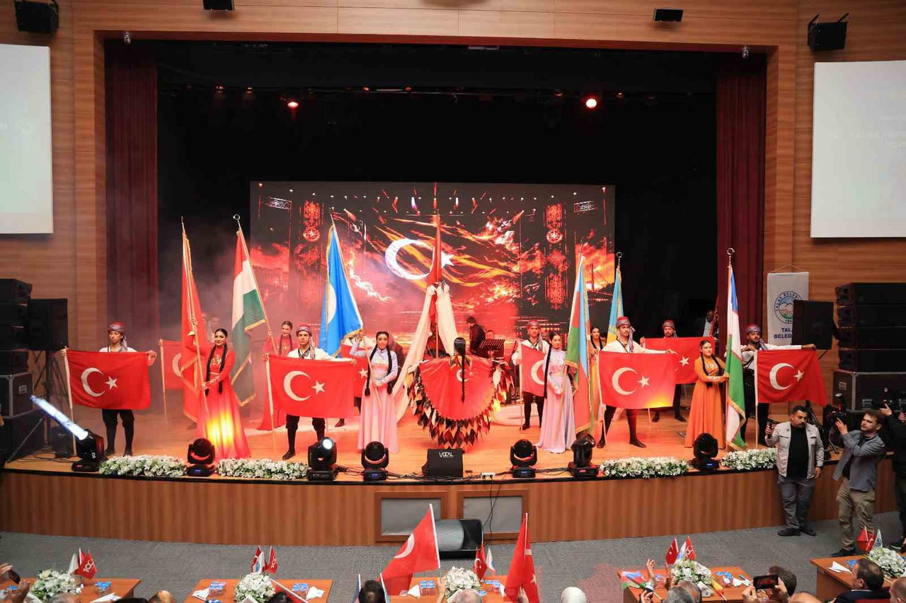 TALAS BELEDİYESİ TARAFINDAN DÜZENLENEN ULUSLARARASI TÜRKOLOJİ ZİRVESİ KAPSAMINDA GERÇEKLEŞTİRİLEN...