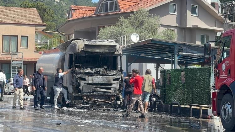TANKER KULLANILMAZ HALE GELMİŞTİ (ARŞİV)