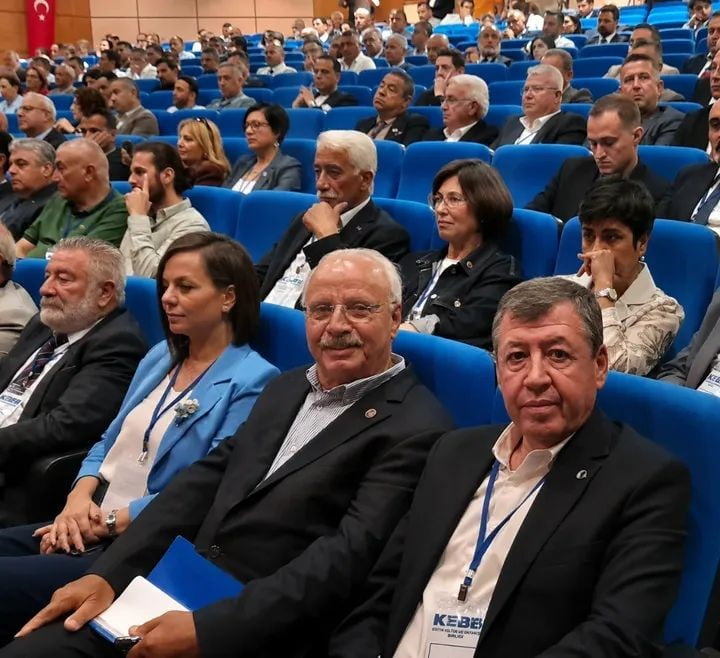 TARIK ERDİL TOPLANTIDA