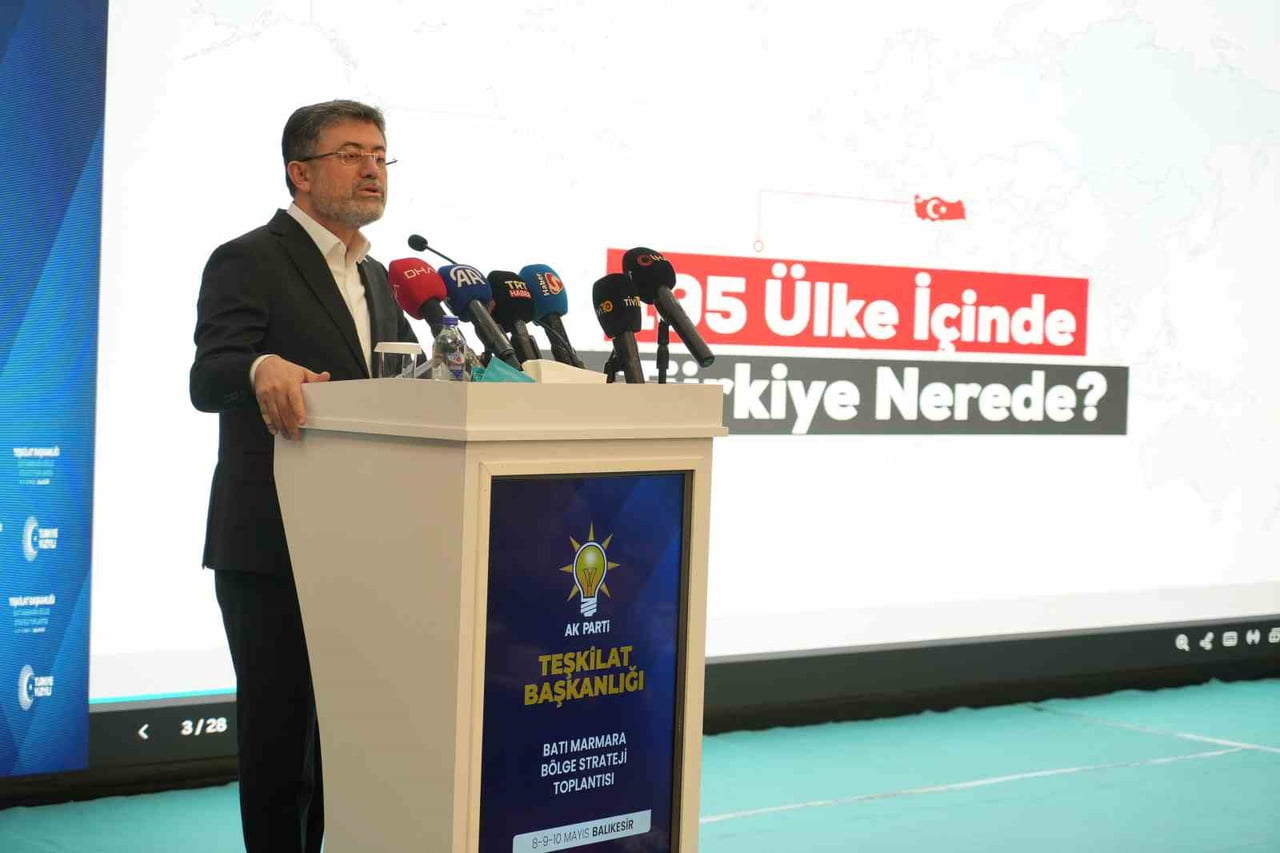 TARIM VE ORMAN BAKANI İBRAHİM YUMAKLI, BALIKESİR'İN AYVALIK İLÇESİNDE KATILDIĞI AK PARTİ BATI...