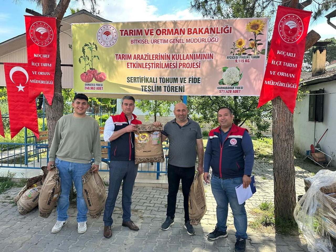 TARIM VE ORMAN BAKANLIĞI’NIN TAKE PROJESİ KAPSAMINDA KOÇARLI’DA ÜRETİCİLERE 3 BİN 600 KİLOGRAM...