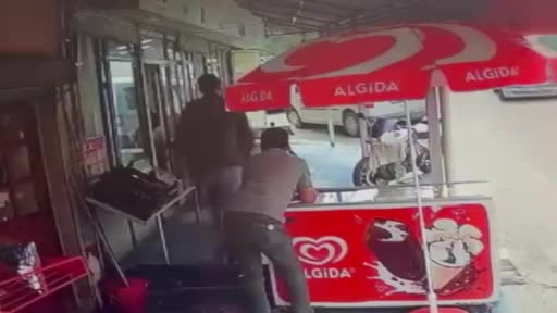 Tarsus'ta 4 kişinin öldüğü silahlı saldırı anı kamerada