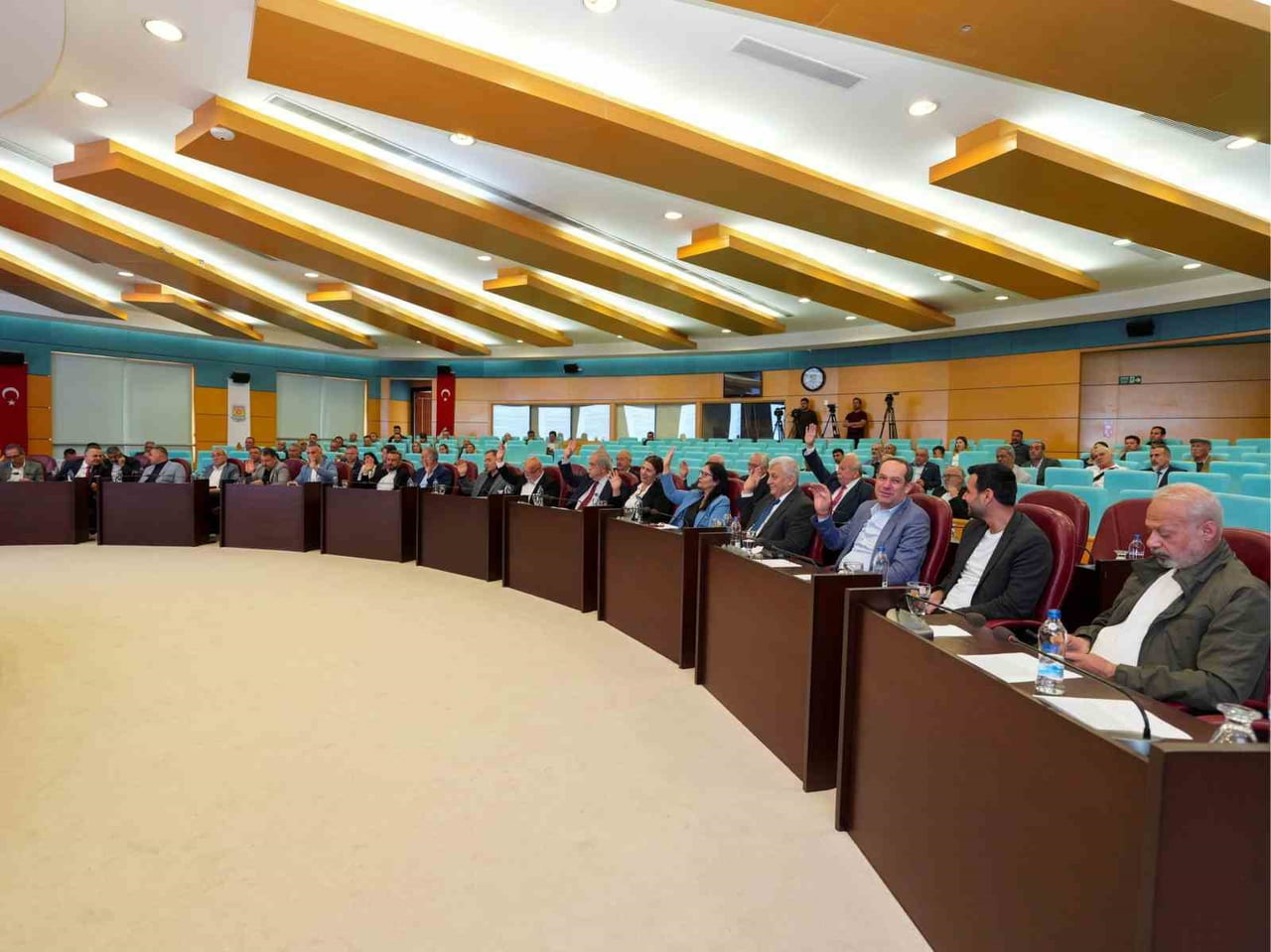 TARSUS BELEDİYESİ MAYIS AYI MECLİS TOPLANTISININ 2. BİRLEŞİMİNDE ÖĞRENCİ YURDU, AVRUPA BİRLİĞİ...