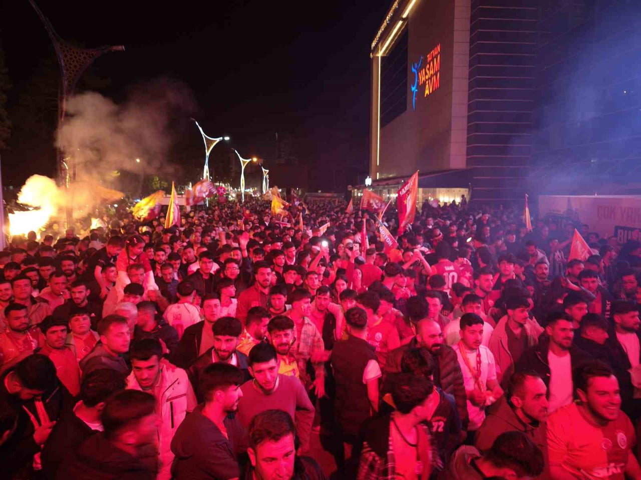 TATVAN’DA GALATASARAY’IN ŞAMPİYONLUĞU COŞKUYLA KUTLANDI