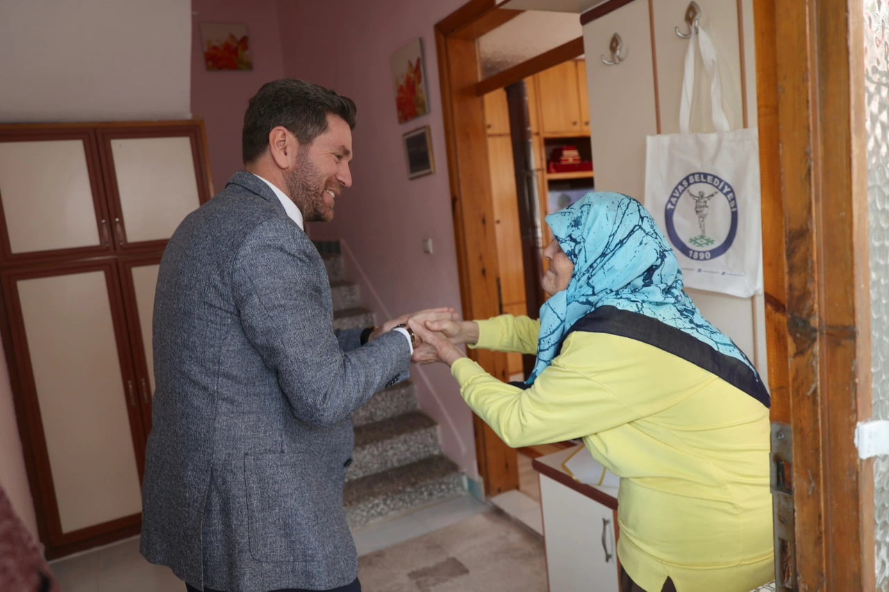 TAVAS BELEDİYESİ BAŞKANI KADİR TATIK, ANNELER GÜNÜ DOLAYISIYLA YAYIMLADIĞI MESAJDA ANNELERİN...