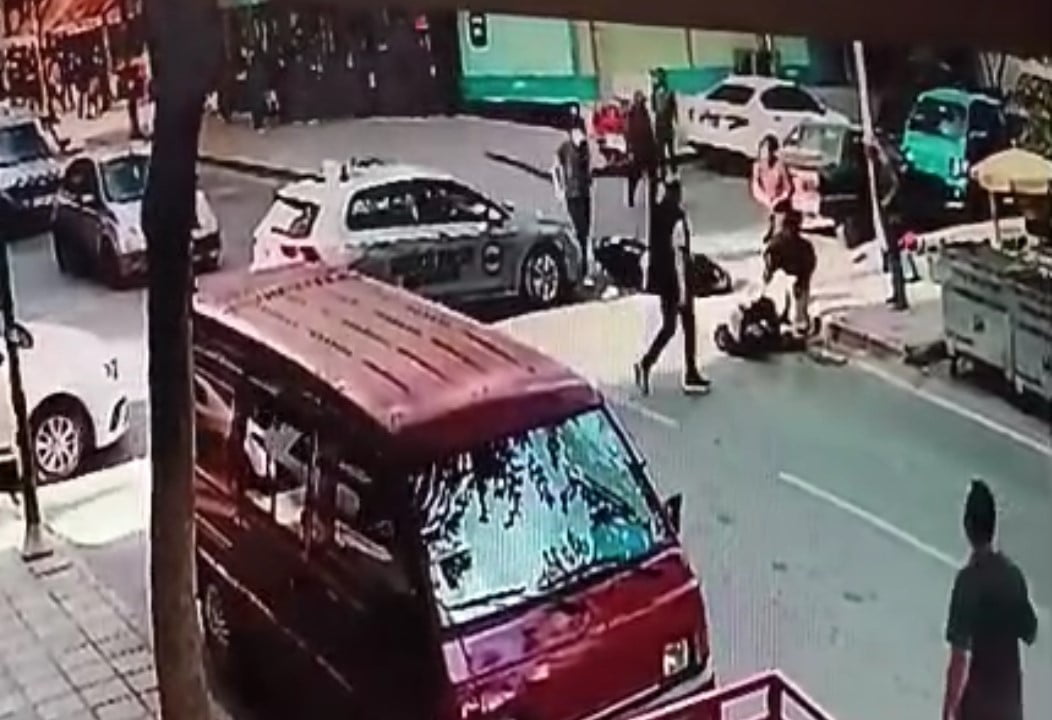 TEKİRDAĞ'DA İKİ KİŞİNİN YARALANDIĞI KAZA KAMERAYA YANSIDI