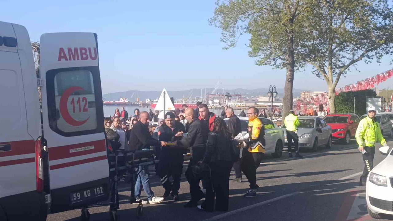 TEKİRDAĞ MERKEZ SÜLEYMANPAŞA İLÇESİNDE SAHİL YOLUNDA SABAH SAATLERİNDE MEYDANA GELEN TRAFİK...