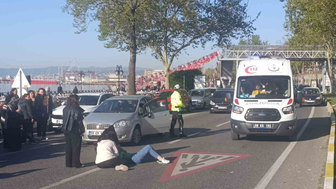 TEKİRDAĞ MERKEZ SÜLEYMANPAŞA İLÇESİNDE SAHİL YOLUNDA SABAH SAATLERİNDE MEYDANA GELEN TRAFİK...
