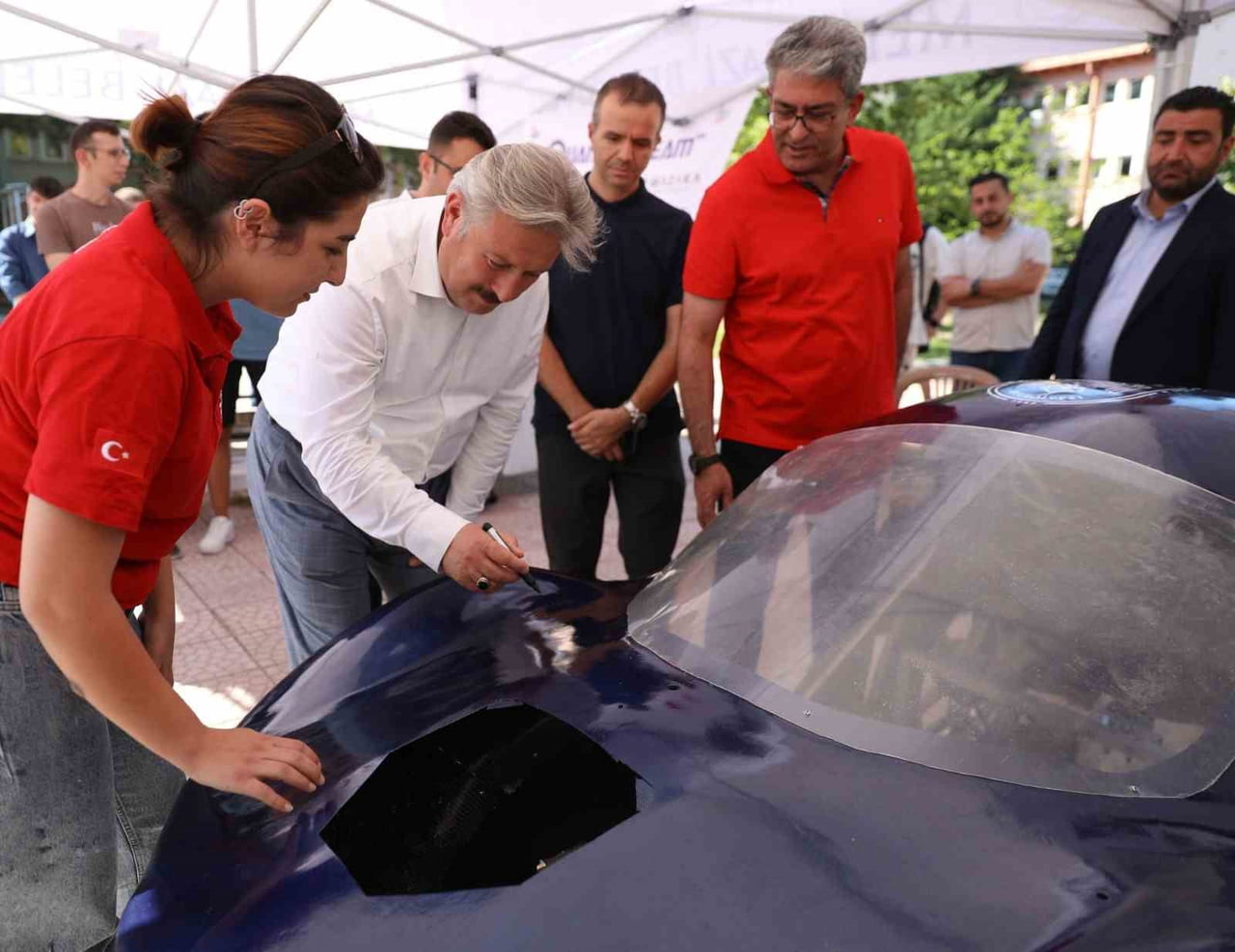 TEKNOLOJİ VE İNOVASYON ALANINDA ÜRETİM YAPAN GENÇLERE DESTEK VERMEYE DEVAM EDEN MELİKGAZİ...