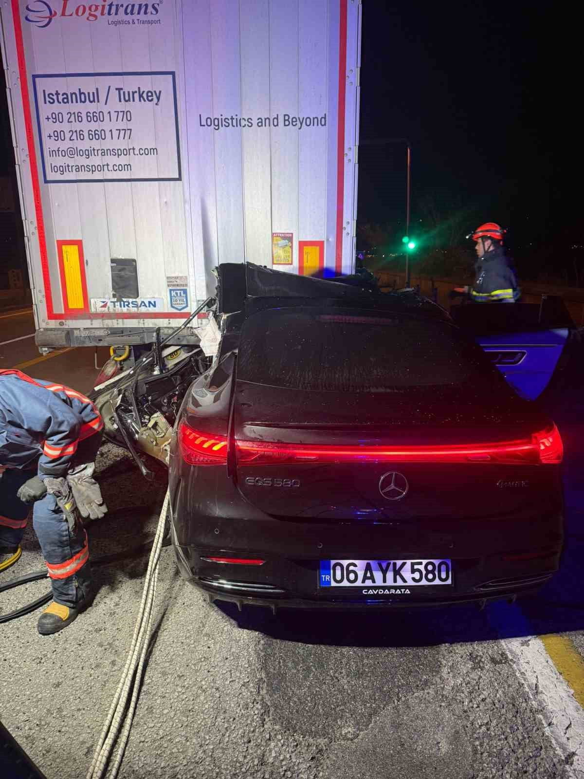 TİREBOLU İLÇESİNDE KARADENİZ SAHİL YOLU'NDA MEYDANA GELEN TRAFİK KAZASINDA 1 KİŞİ HAYATINI...