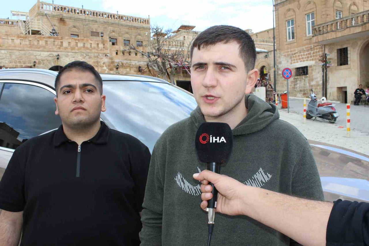 TOGG MERAKLILARI GRAFİK TASARIMCI OSMAN ERSÖZ VE ABDURRAHMAN BAYAR