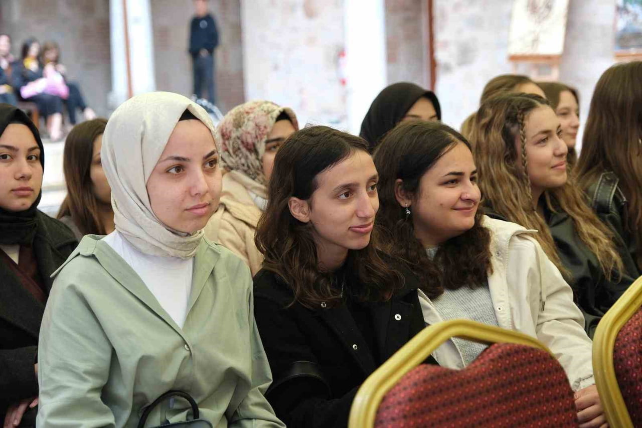 TOKAT GAZİOSMANPAŞA ÜNİVERSİTESİ TARAFINDAN HAYATA GEÇİRİLEN ‘AİLE OKULU’ PROJESİNİN LANSMANINDA...
