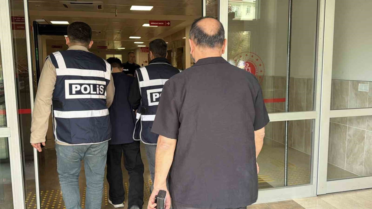 TOKAT’IN ERBAA İLÇESİNDE, GALATASARAY-ANTALYASPOR KARŞILAŞMASININ ARDINDAN YAPILAN ŞAMPİYONLUK...