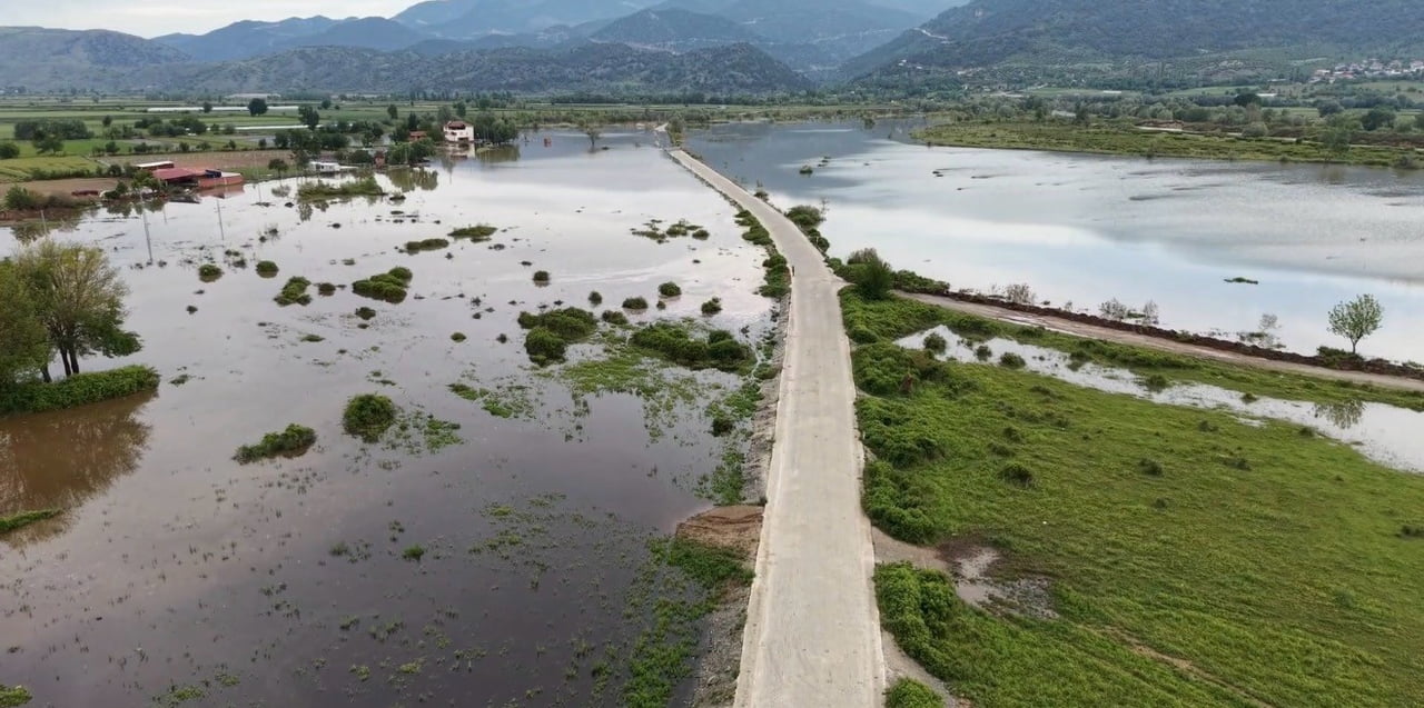 TOKAT’IN ERBAA İLÇESİNE BAĞLI KIZILÇUBUK KÖYÜNDEKİ TAŞKININ BOYUTU DRON İLE HAVADAN...