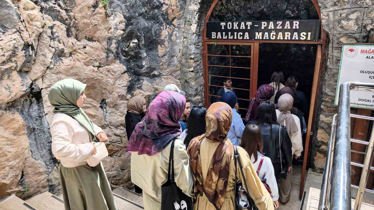 TOKAT’IN PAZAR İLÇESİNDE DOĞANIN 3,5 MİLYON YILDA KİREÇ TAŞLARINI İŞLEDİĞİ YERALTI SARAYI BALLICA...