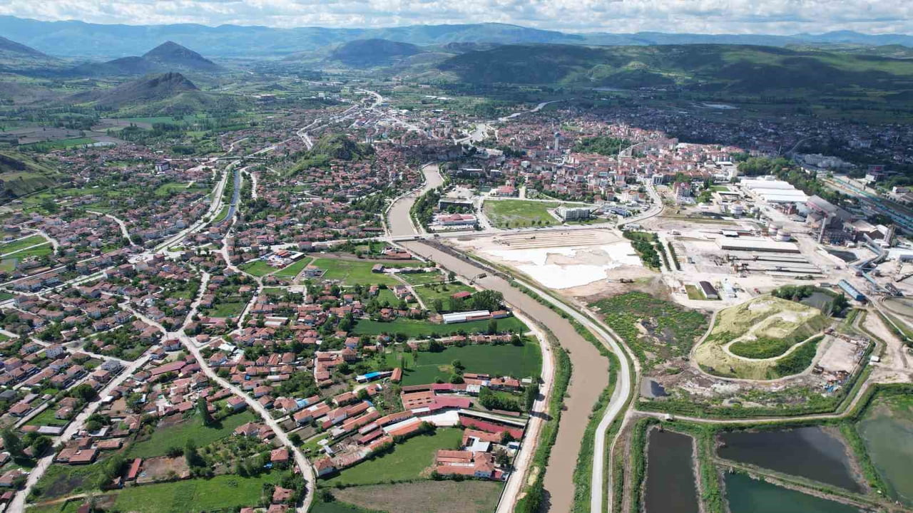 TOKAT’IN TURHAL İLÇESİNDE SEL VE TAŞKIN RİSKİ NEDENİYLE KENT MERKEZİ İLE BAZI KÖYLERDE TAHLİYE...