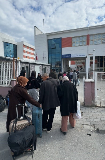 TOKAT’IN TURHAL İLÇESİNDE TAŞKIN RİSKİNE KARŞI 15 MAHALLEDE GEÇİCİ TAHLİYE KARARI ALINIRKEN...