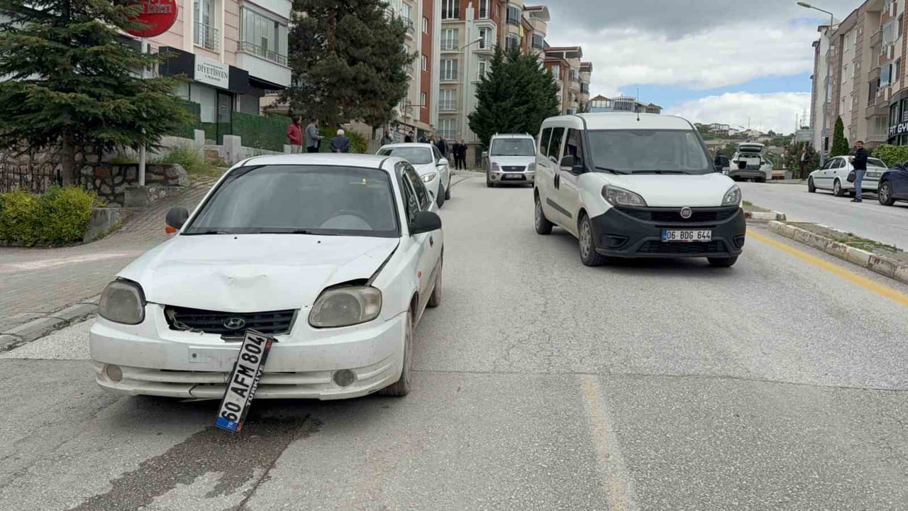 TOKAT’TA ALKOLLÜ SÜRÜCÜNÜN ÇARPTIĞI KADIN AĞIR YARALANDI.
