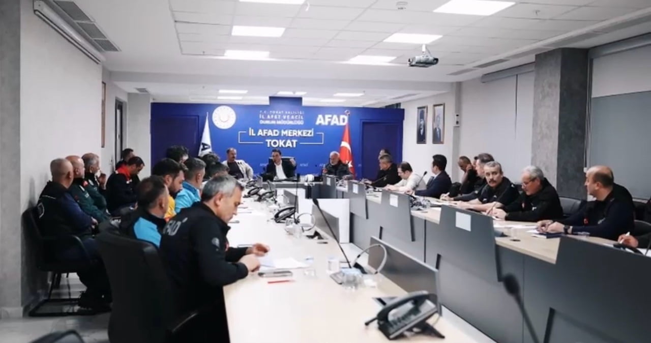 TOKAT’TA MUHTEMEL SEL VE SU BASKINLARINA KARŞI DÜZENLENEN KOORDİNASYON TOPLANTISININ ARDINDAN...