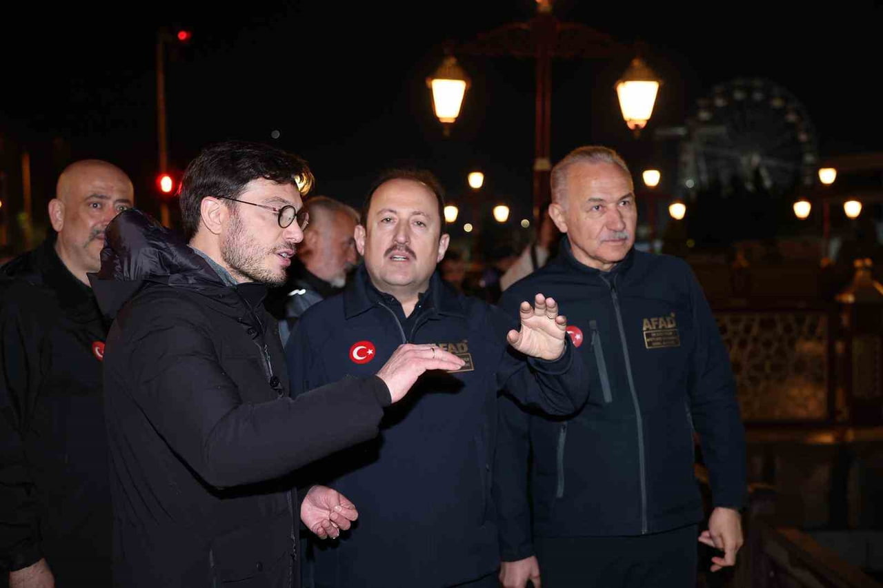 TOKAT’TA TAŞKIN RİSKİNE KARŞI YÜRÜTÜLEN ÇALIŞMALAR KAPSAMINDA KENTE GELEN AFAD BAŞKANI ALİ HAMZA...