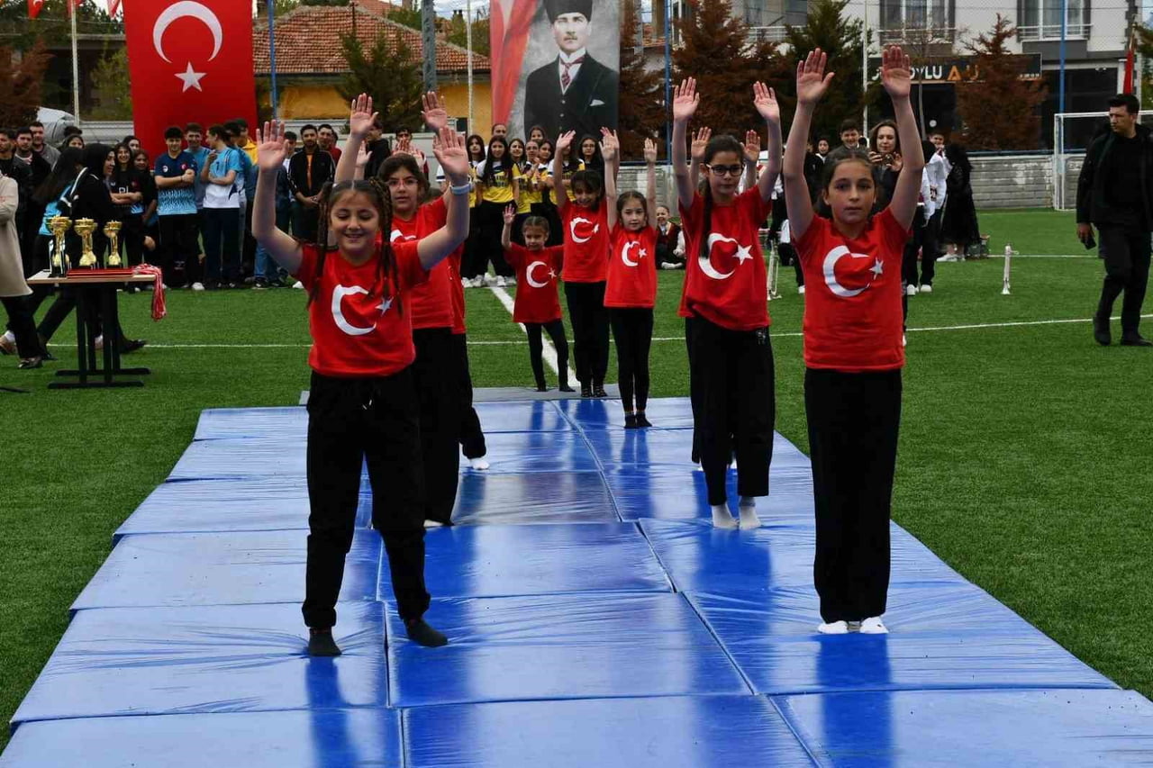 TOMARZA'DA 19 MAYIS ATATÜRK’Ü ANMA, GENÇLİK VE SPOR BAYRAMI’NIN 107. YIL DÖNÜMÜ COŞKUYLA...