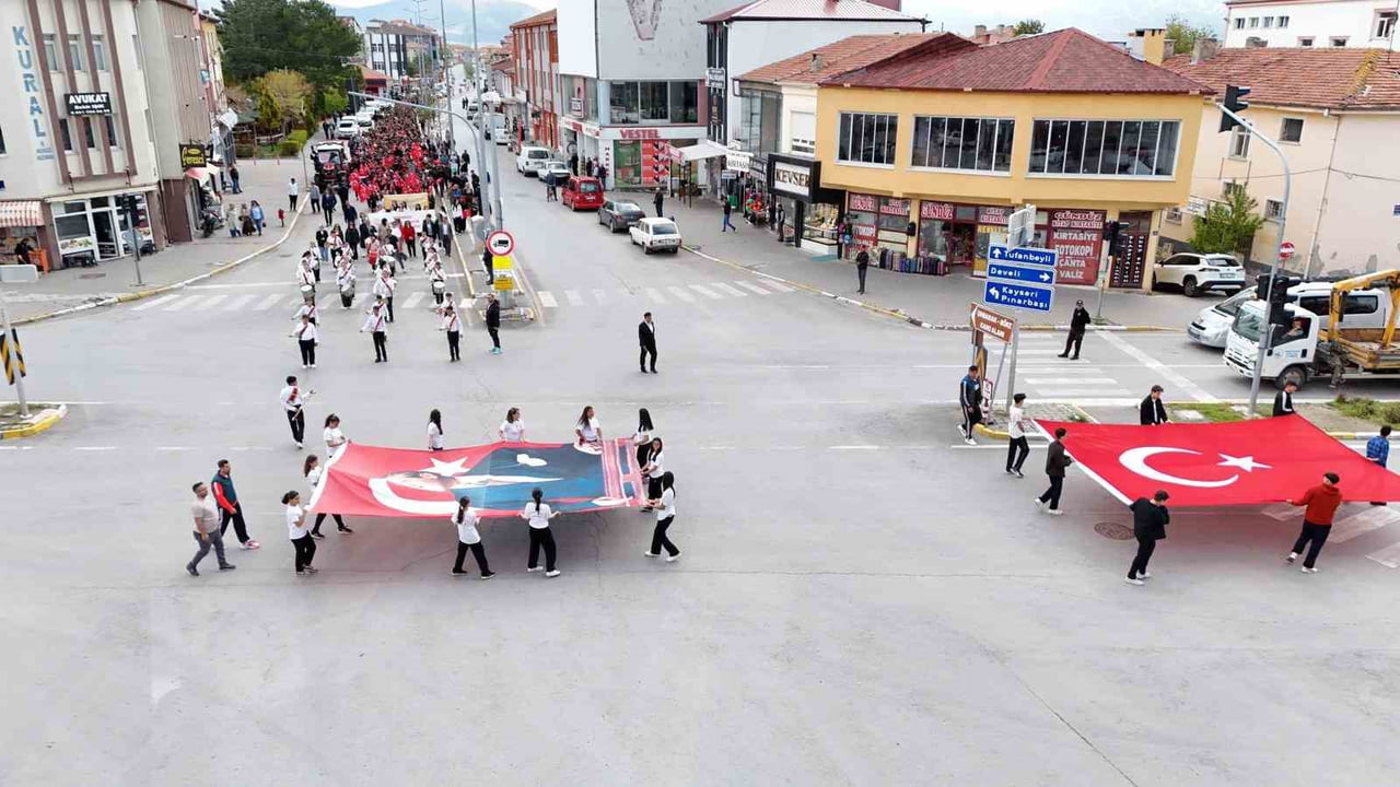 TOMARZA’DA 19 MAYIS ATATÜRK’Ü ANMA, GENÇLİK VE SPOR BAYRAMI KUTLAMALARI; TOMARZA GENÇLİK VE SPOR...