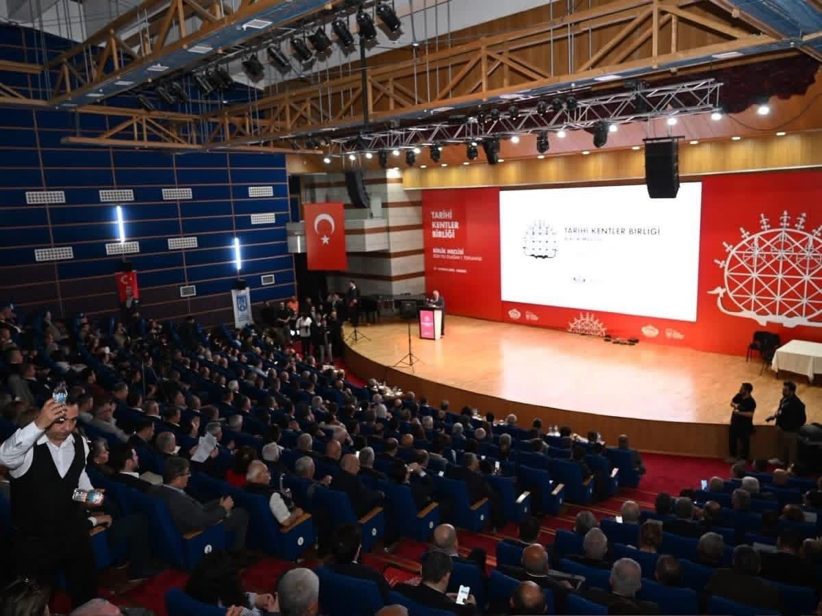 TOSYA BELEDİYE BAŞKANI VOLKAN KAVAKLIGİL, TARİHİ KENTLER BİRLİĞİ KATİP ÜYELİĞİ YEDEK ÜYELİĞİNE...