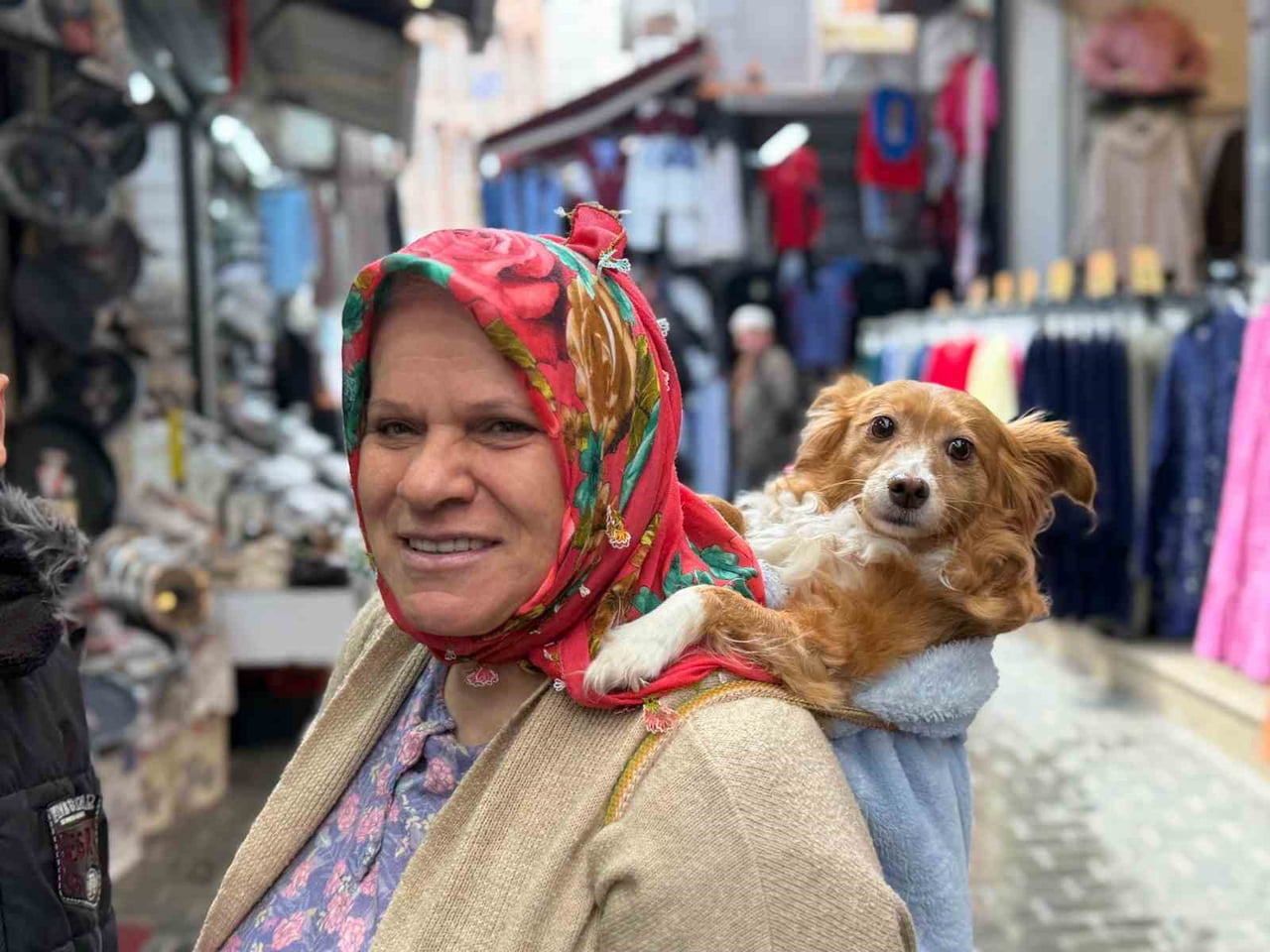 TRABZON'UN ORTAHİSAR İLÇESİNDE YAŞAYAN 61 YAŞINDAKİ PAKİZE HATİPOĞLU, KIZININ SOKAKTA YARALI HALDE...