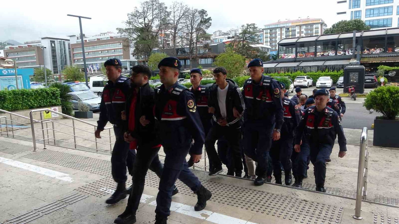 TRABZON MERKEZLİ BATMAN, MERSİN, SAKARYA VE SİİRT İLLERİNDEKİ 13 FARKLI ADRESTE YAPILAN EŞ ZAMANLI...