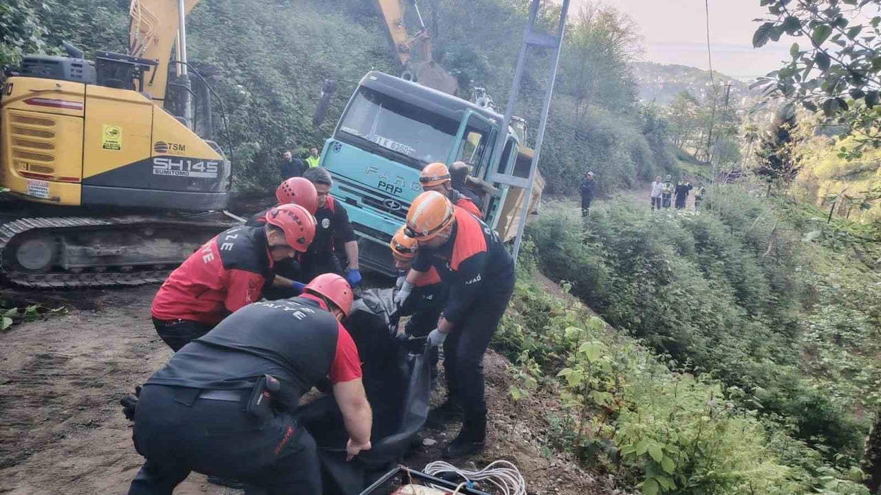 TRABZONLU HAFRİYAT KAMYONU SÜRÜCÜSÜ MUSTAFA AY, ÇALIŞMAK İÇİN GİTTİĞİ RİZE’DE GEÇİRDİĞİ KAZADA...