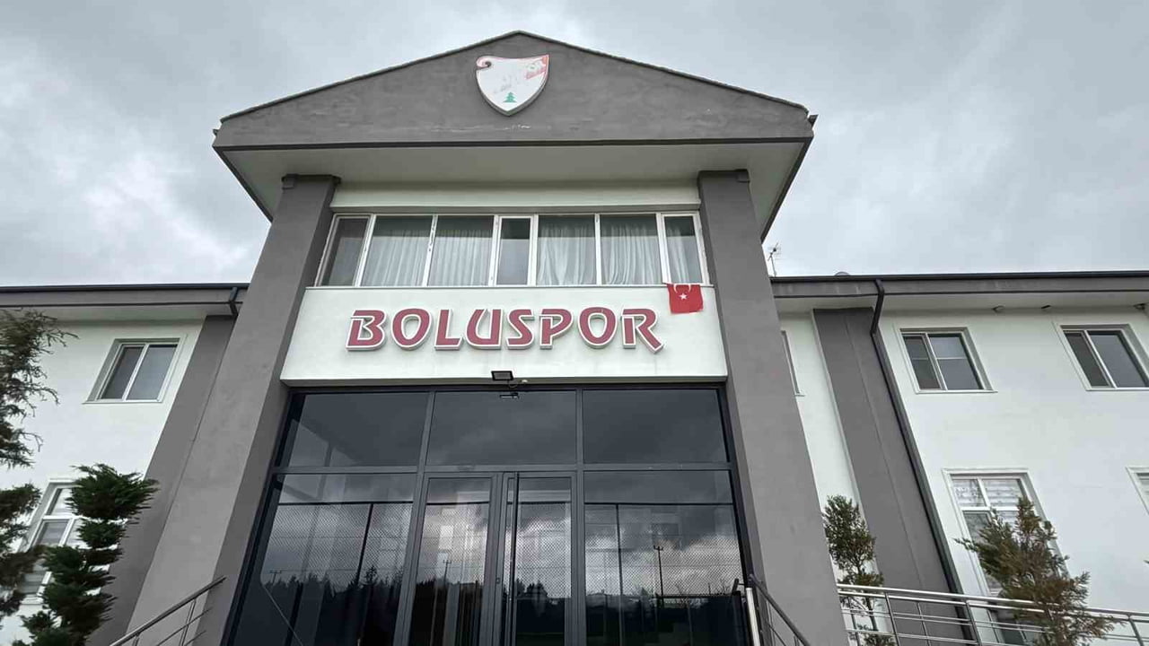 TRENDYOL 1'İNCİ LİG EKİPLERİNDEN BOLUSPOR'DA OLAĞANÜSTÜ KONGRE KARARI ALINIRKEN, BAŞKAN YARDIMCISI...