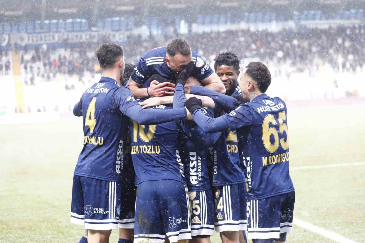 TRENDYOL 1. LİG 2025-2026 SEZONUNDA ERZURUMSPOR FK, BİTİME 2 HAFTA KALA ŞAMPİYONLUĞUNU İLAN...