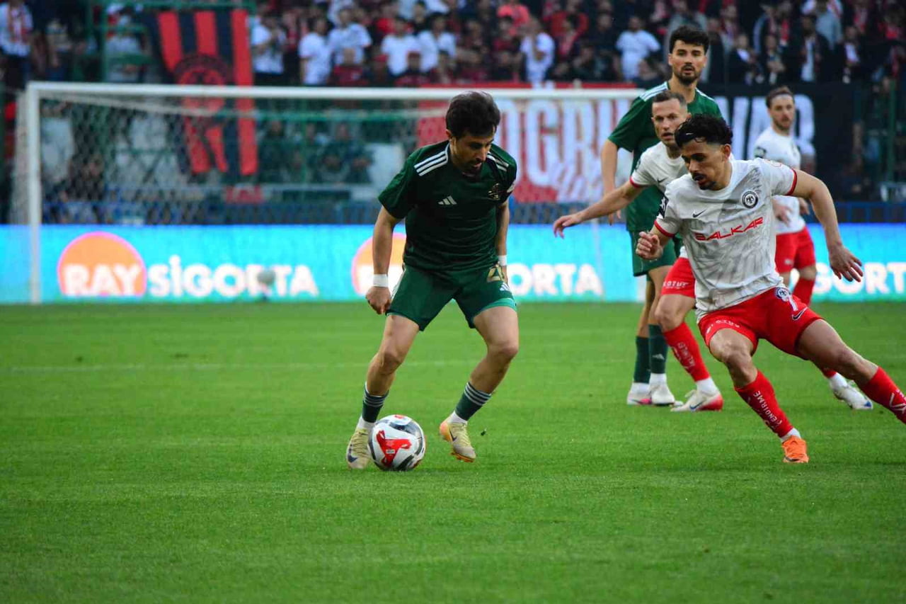 TRENDYOL 1. LİG PLAY-OFF FİNAL KARŞILAŞMASINDA ESENLER EROKSPOR İLE ÇORUM FK, KONYA BÜYÜKŞEHİR...
