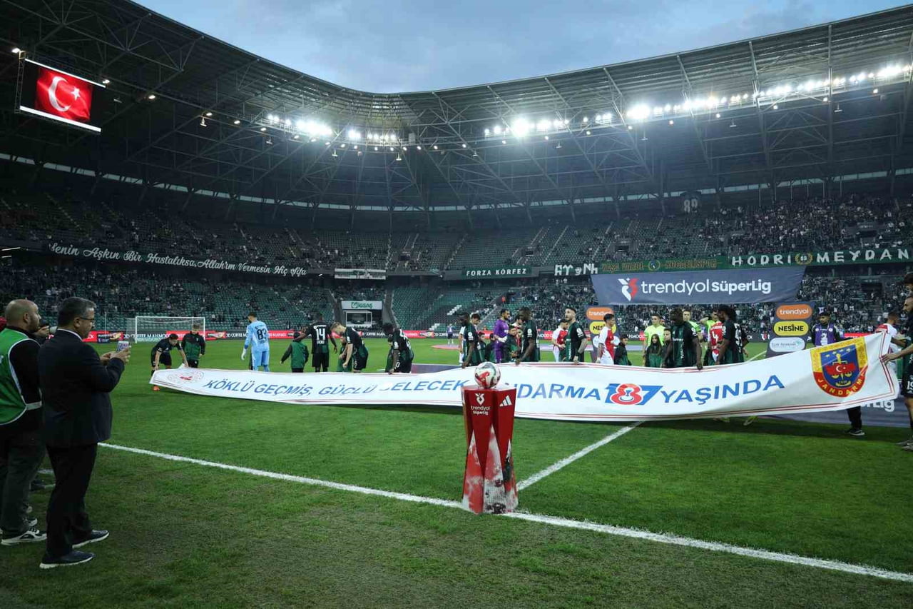 TRENDYOL SÜPER LİG'İN 33. HAFTASINDA KOCAELİSPOR, SAHASINDA FATİH KARAGÜMRÜK İLE KARŞILAŞIYOR....
