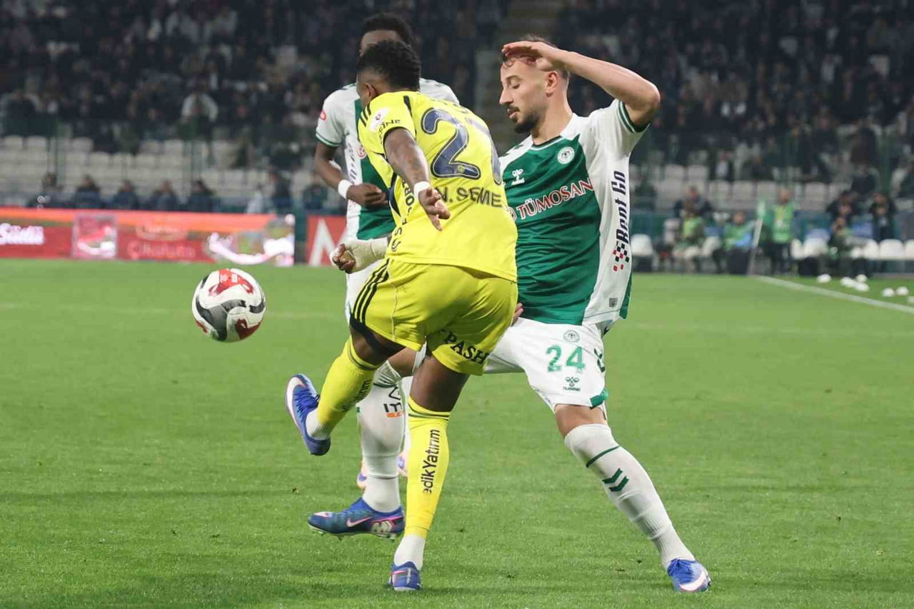TRENDYOL SÜPER LİG'İN 33. HAFTASINDA KONYASPOR, SAHASINDA FENERBAHÇE’YE 3-0 MAĞLUP OLDU.