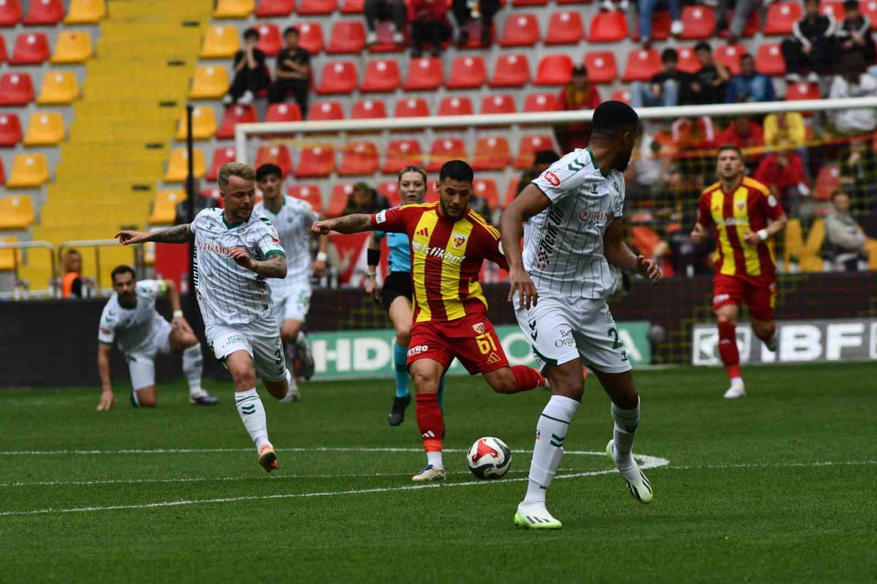 TRENDYOL SÜPER LİG'İN 34. VE SON HAFTASINDA KAYSERİSPOR, KONYASPOR'U AĞIRLIYOR. MÜCADELENİN İLK 15...