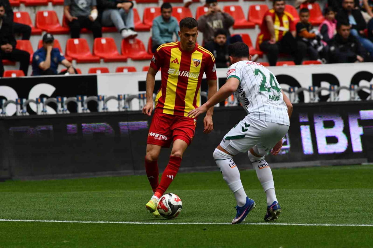 TRENDYOL SÜPER LİG'İN 34. VE SON HAFTASINDA KAYSERİSPOR, KONYASPOR'U AĞIRLIYOR. MÜCADELENİN İLK 15...