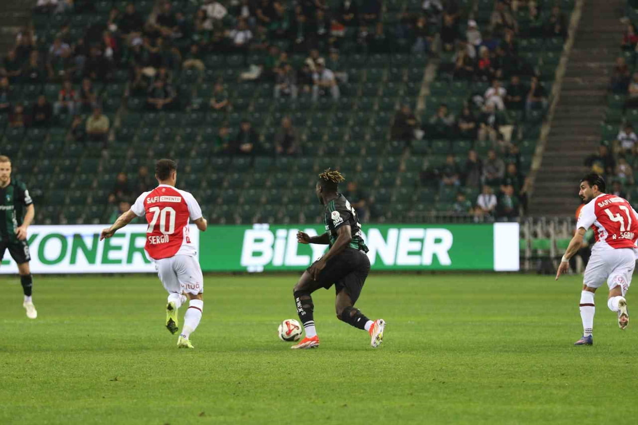 TRENDYOL SÜPER LİG 33. HAFTA KARŞILAŞMASINDA KOCAELİSPOR, FATİH KARAGÜMRÜK’Ü KONUK EDİYOR....