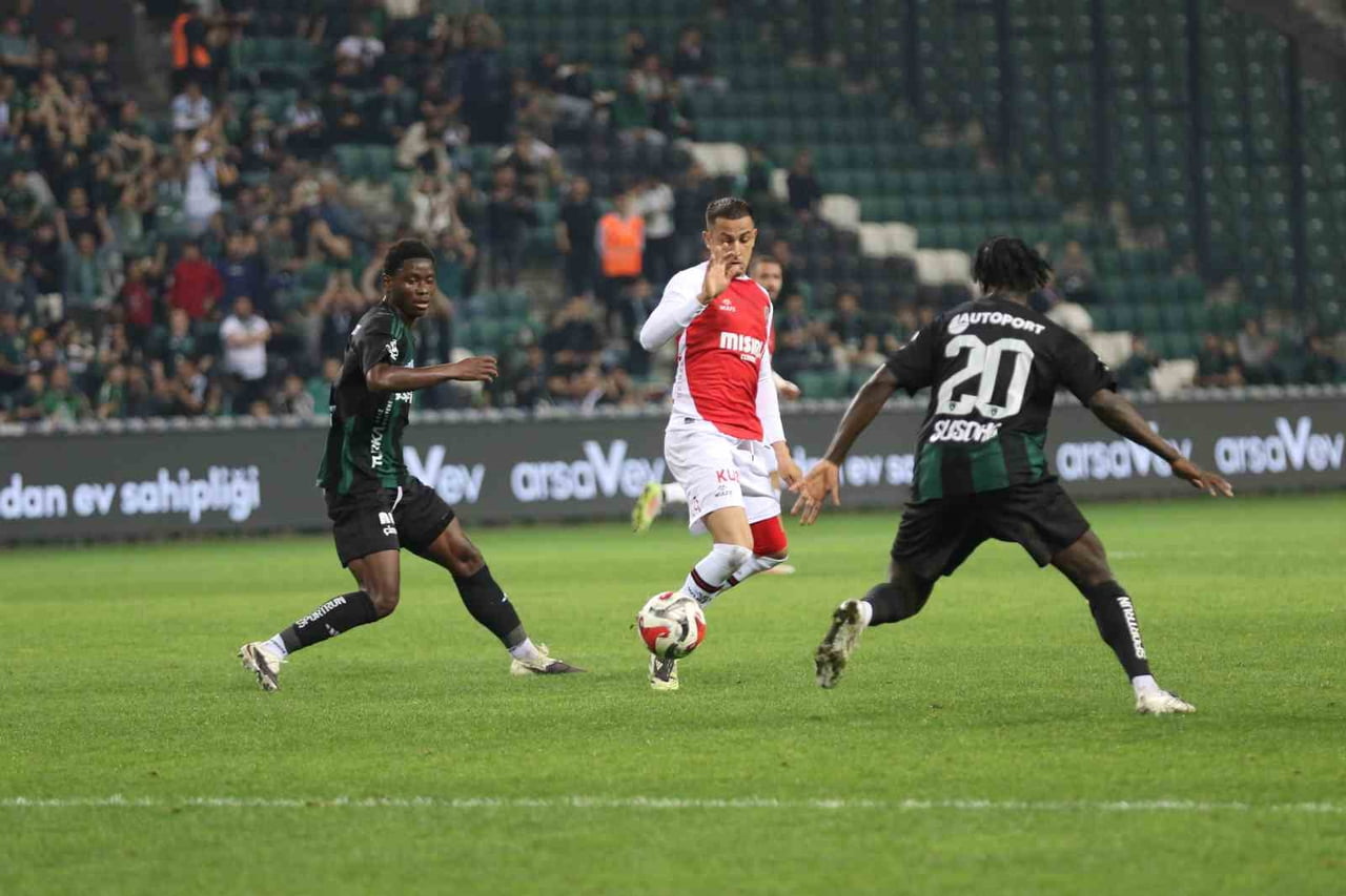 TRENDYOL SÜPER LİG 33. HAFTA KARŞILAŞMASINDA KOCAELİSPOR, KONUK ETTİĞİ FATİH KARAGÜMRÜK’E 1-0...